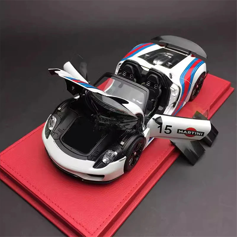 Porsche 918 Spyder Diecast Model 1:18