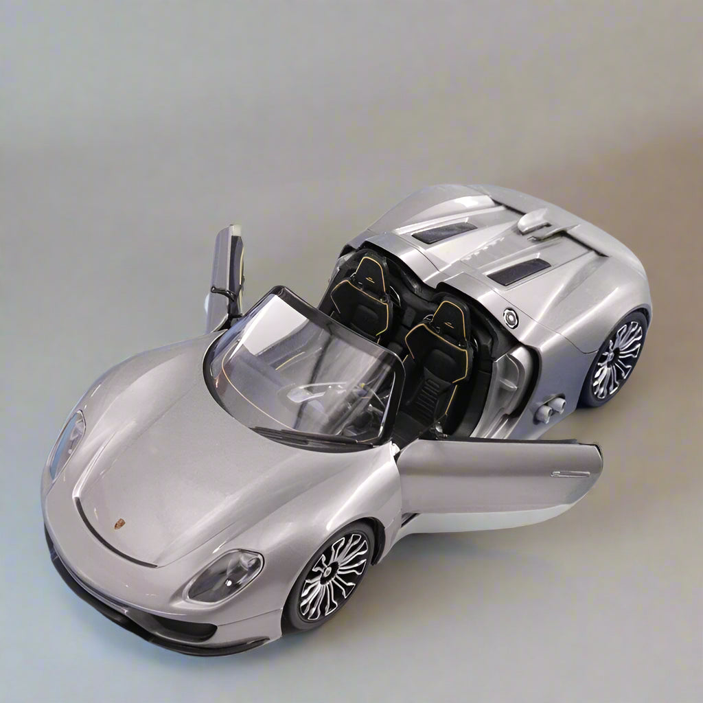 Porsche 918 Spyder Premium Diecast Model 1:24