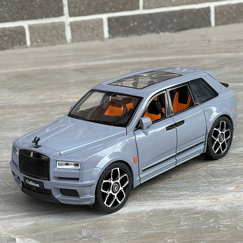 Rolls Royce Cullinan Luxury Diecast Model 1:24